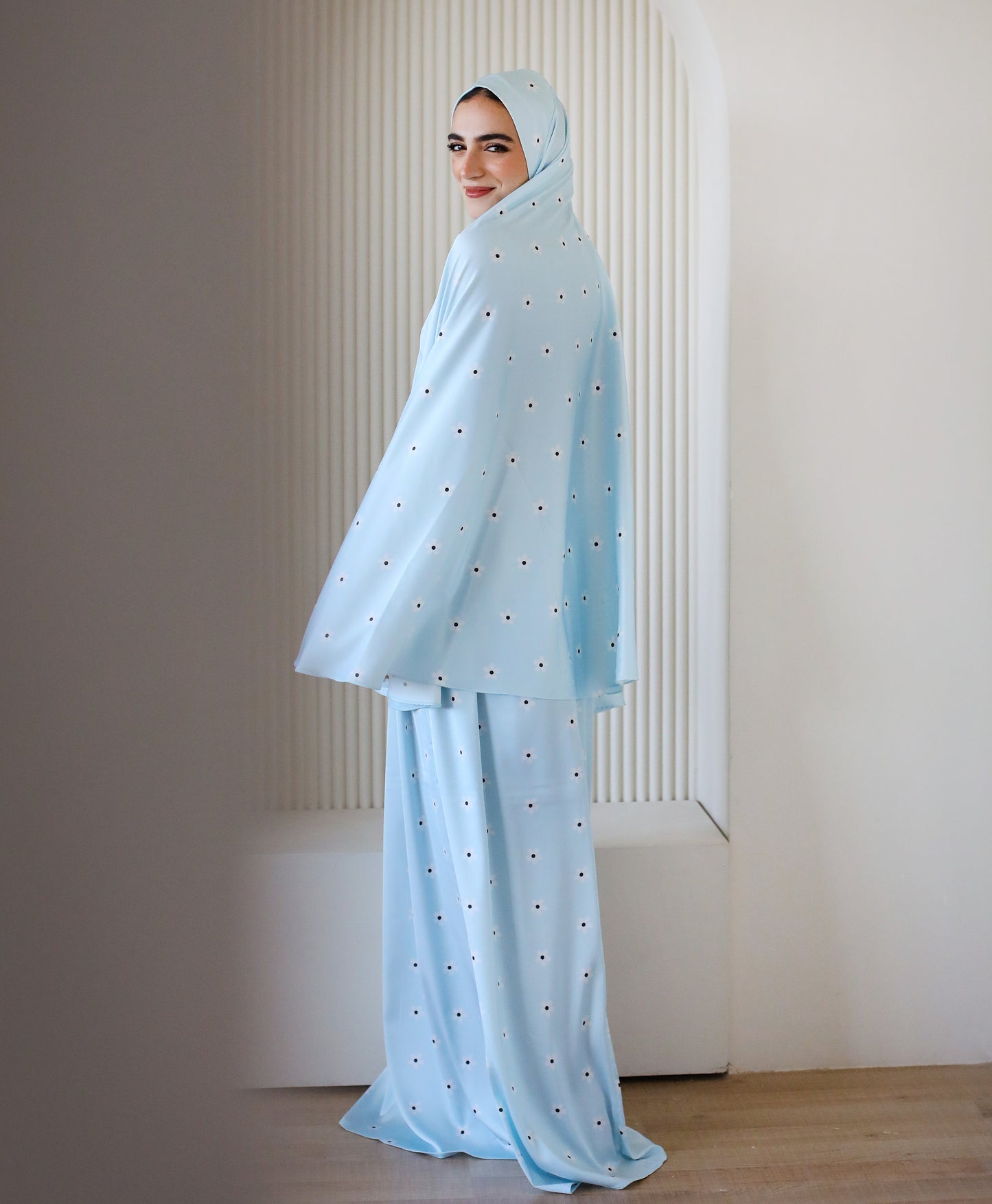 Daisy Blue Prayer Set