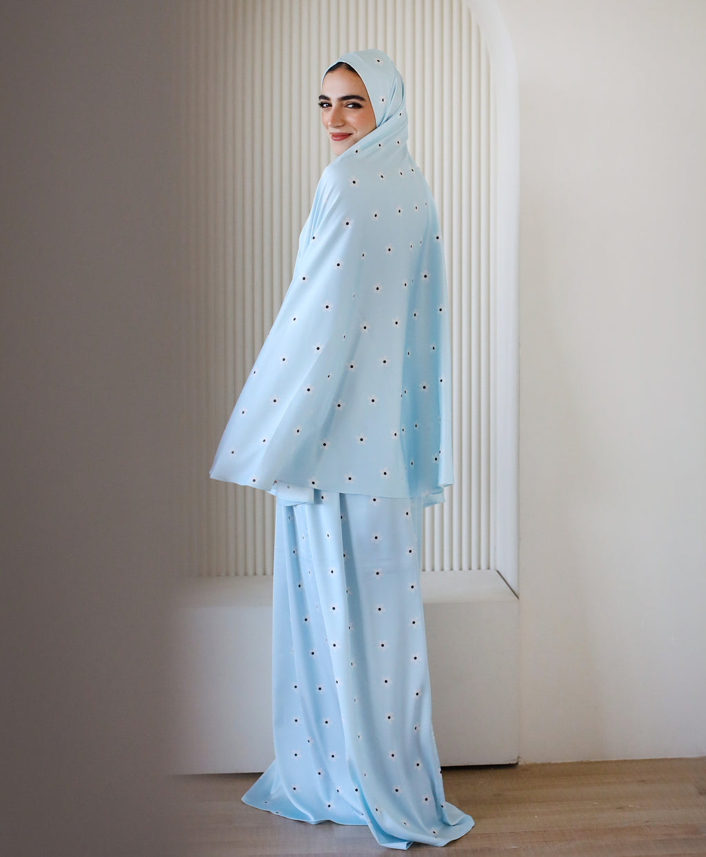 Daisy Blue Prayer Set