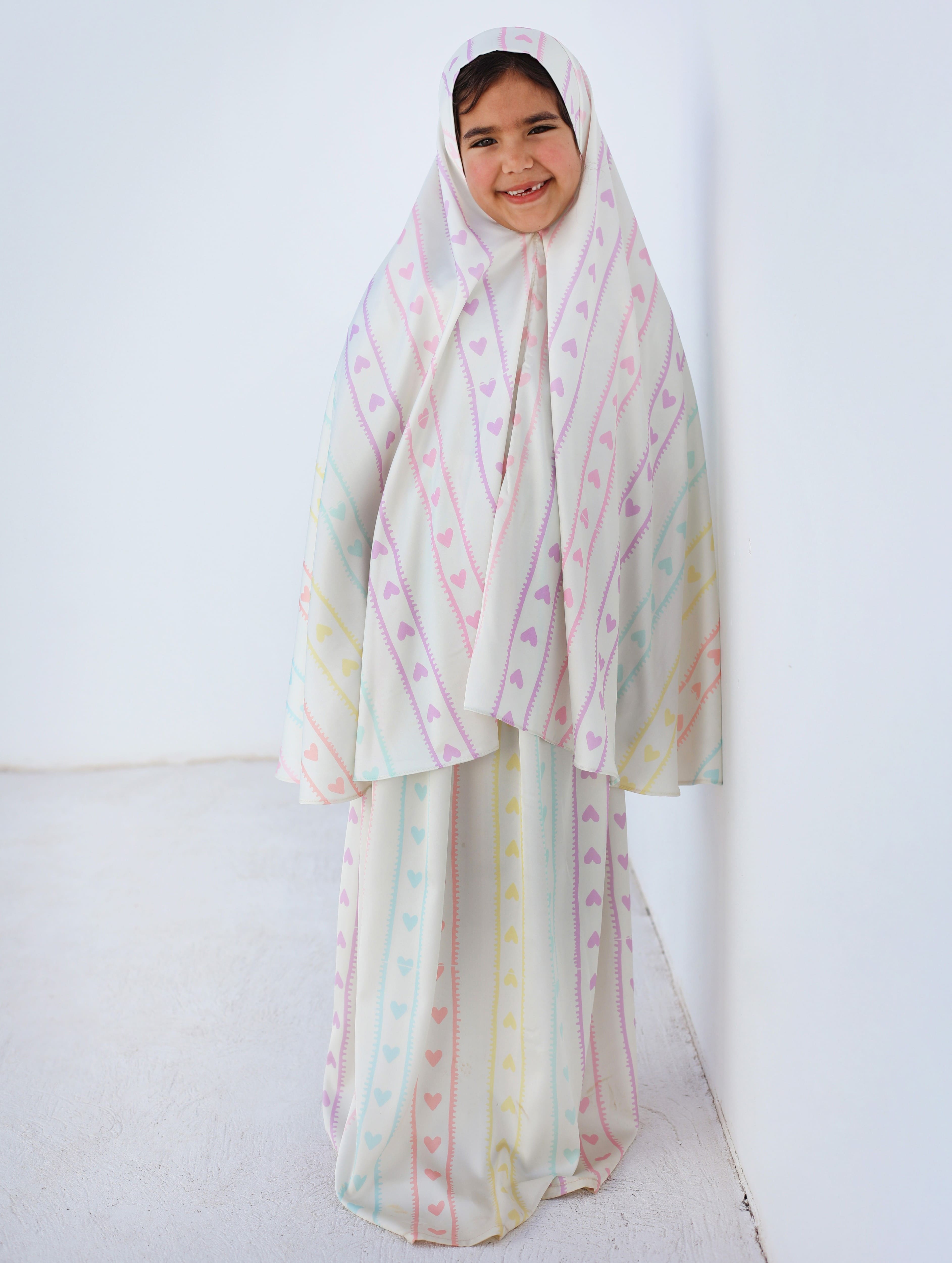 White Heart Strings Prayer Set