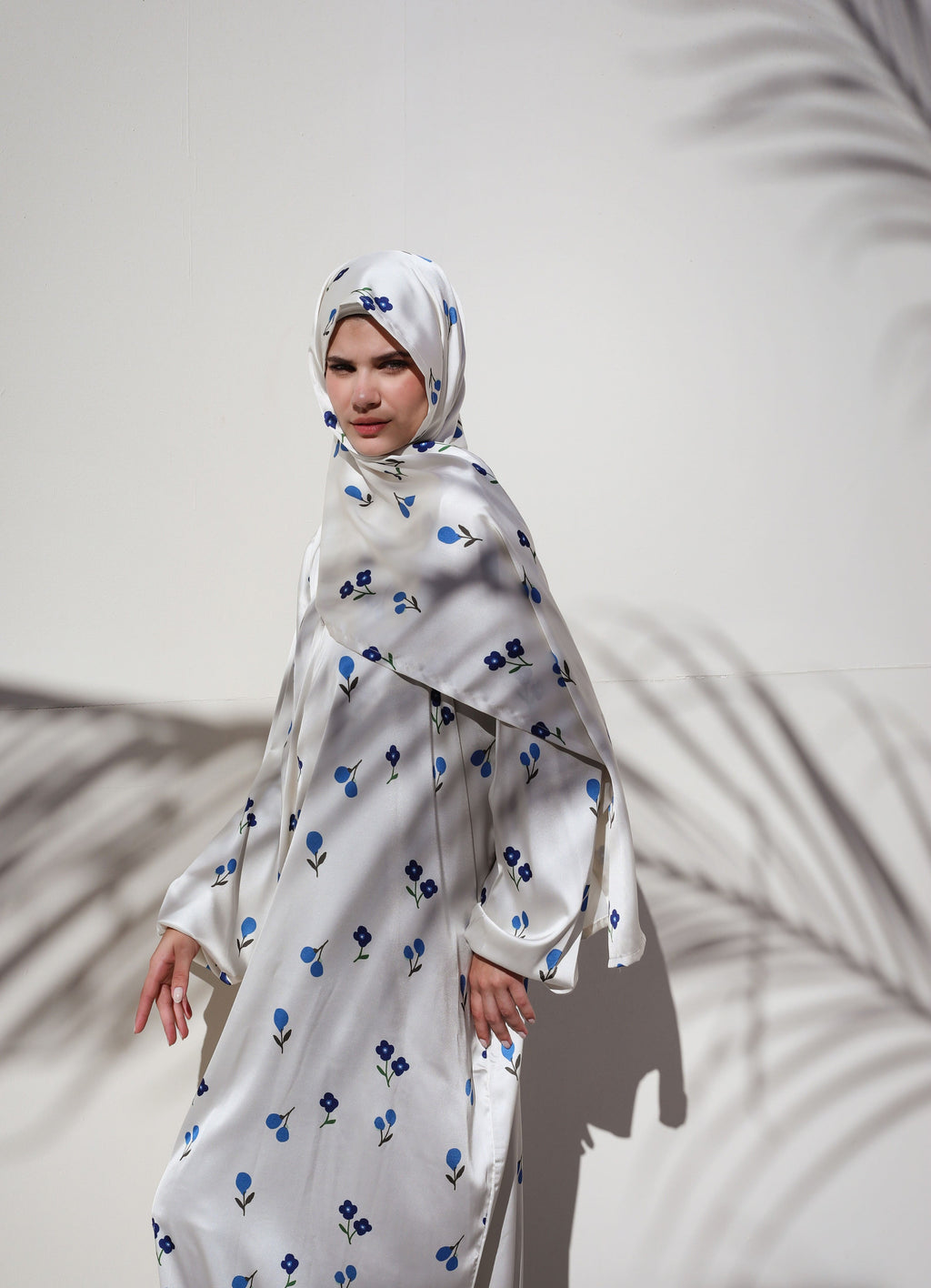 Creamy Bloom Prayer Dress