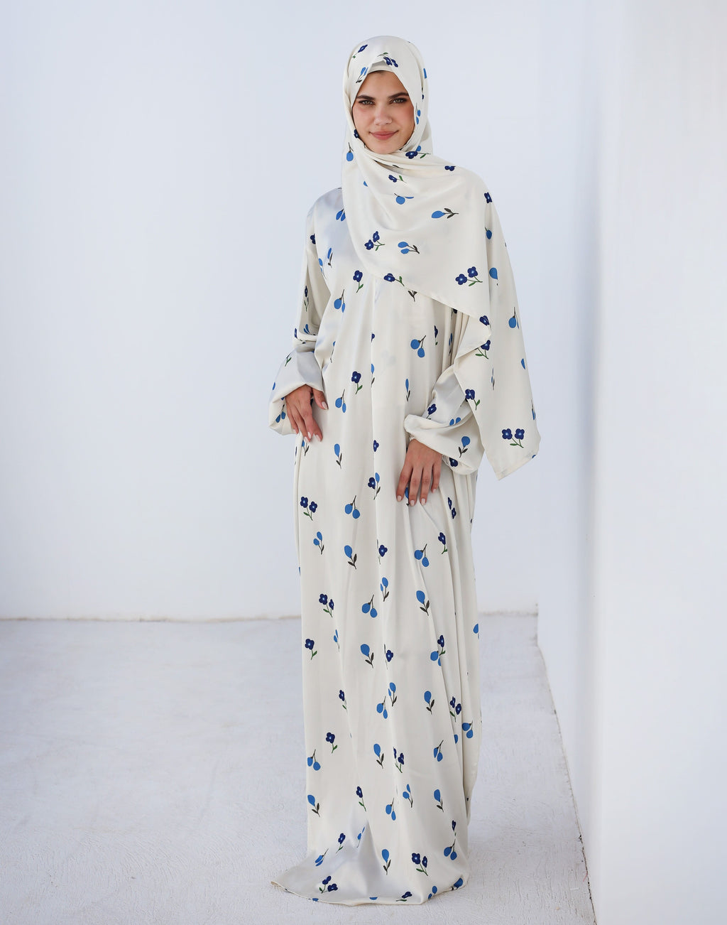 Creamy Bloom Prayer Dress