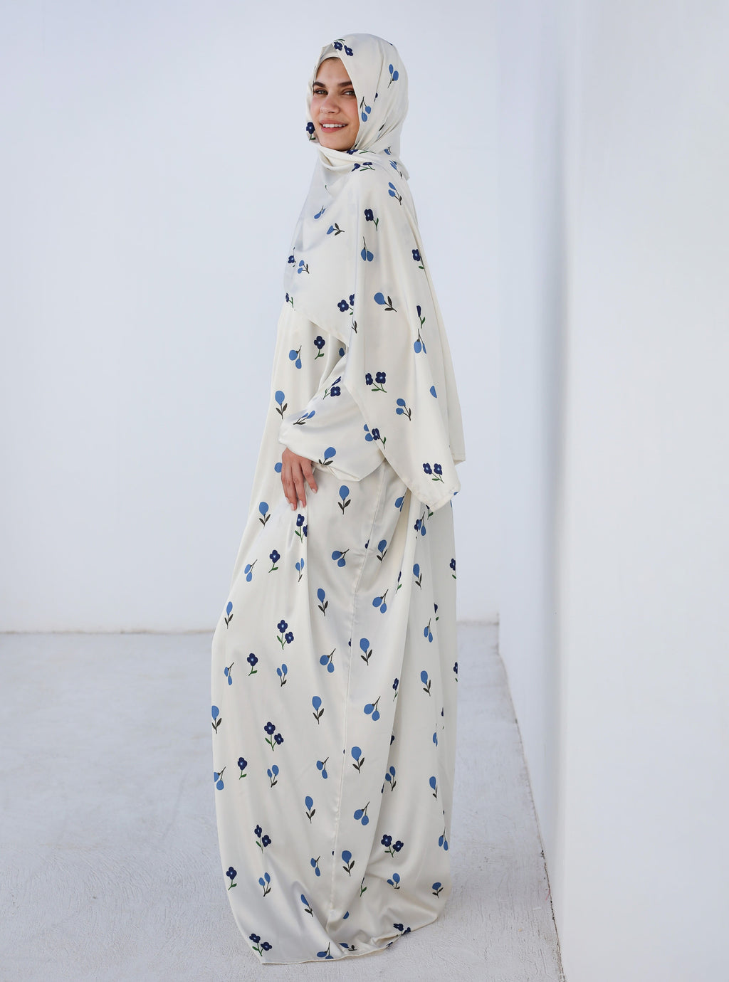 Creamy Bloom Prayer Dress