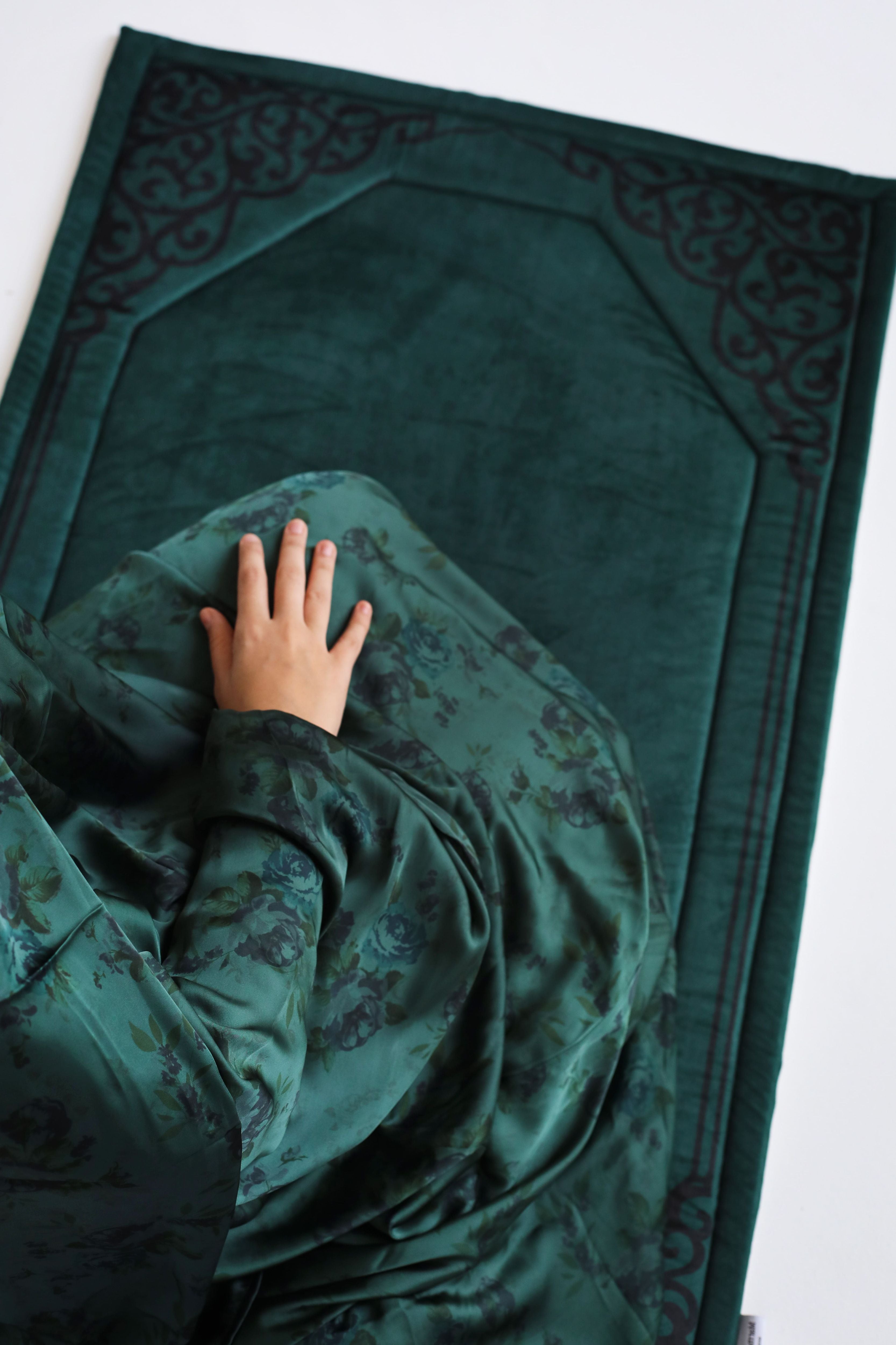 Holy Aura Matching Set