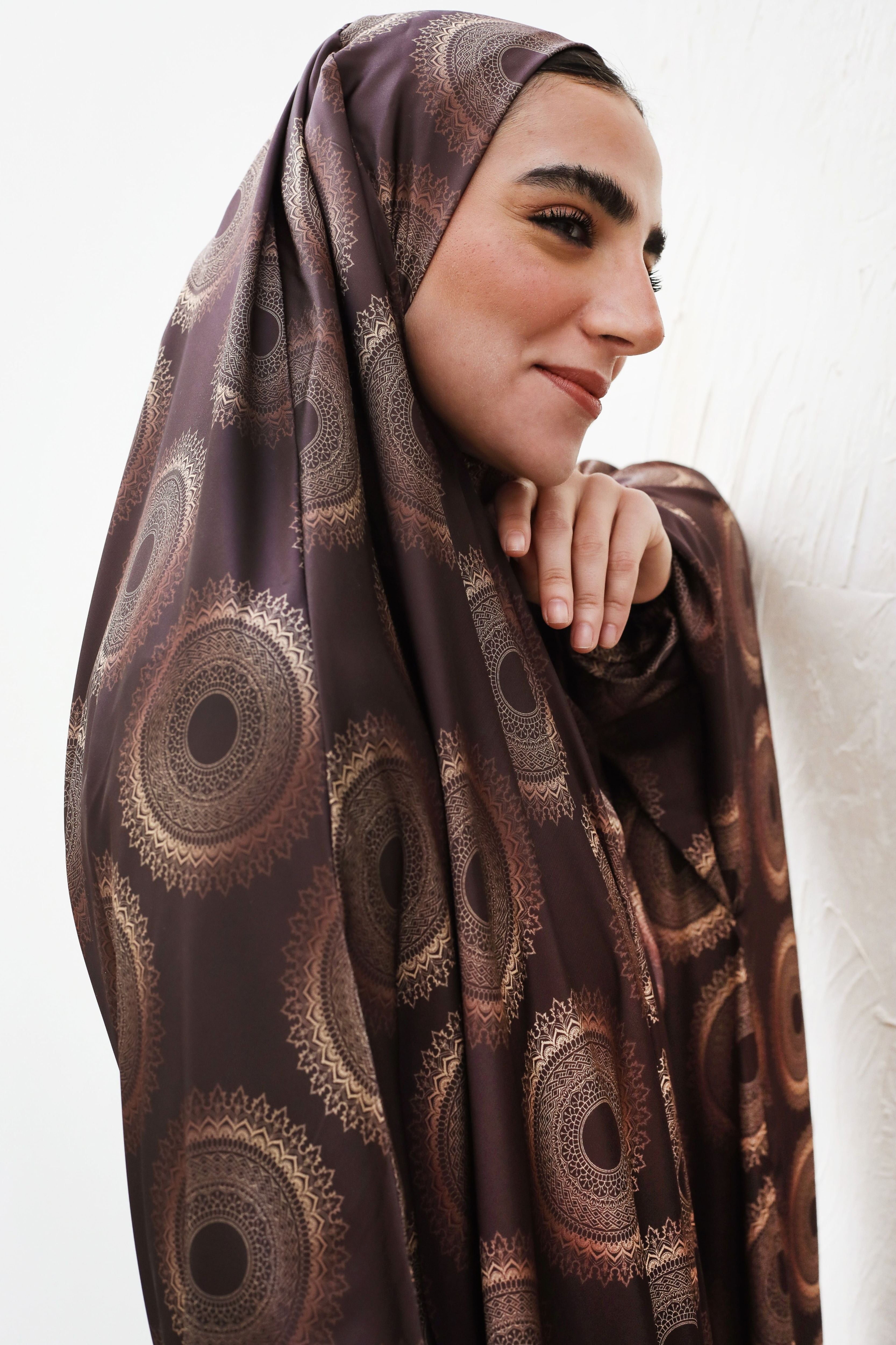 Brown Glows - Slip on Khimar