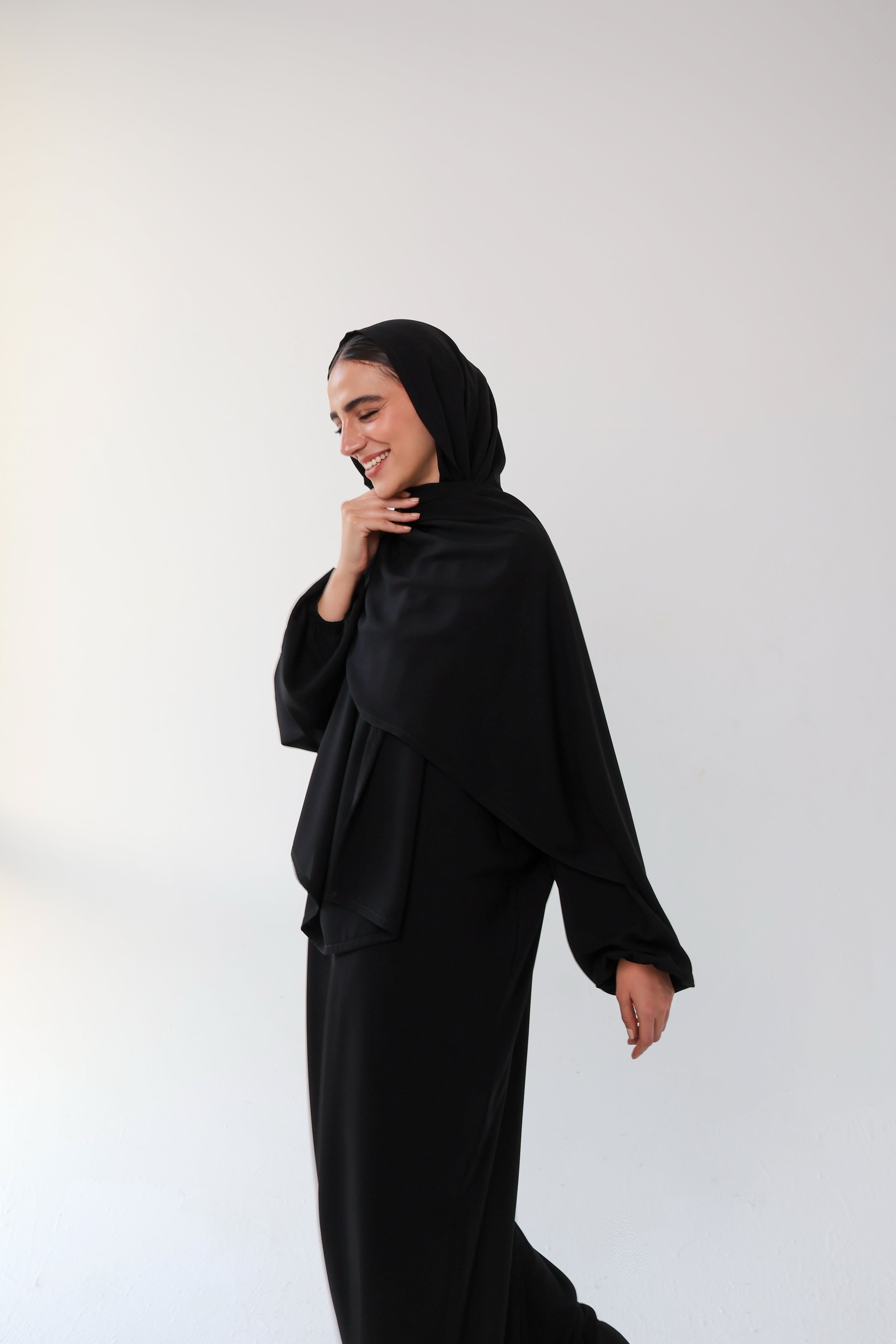 The Prayer Abaya - Plain Black