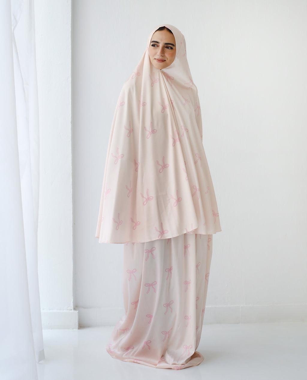 Rose Ties Prayer Set