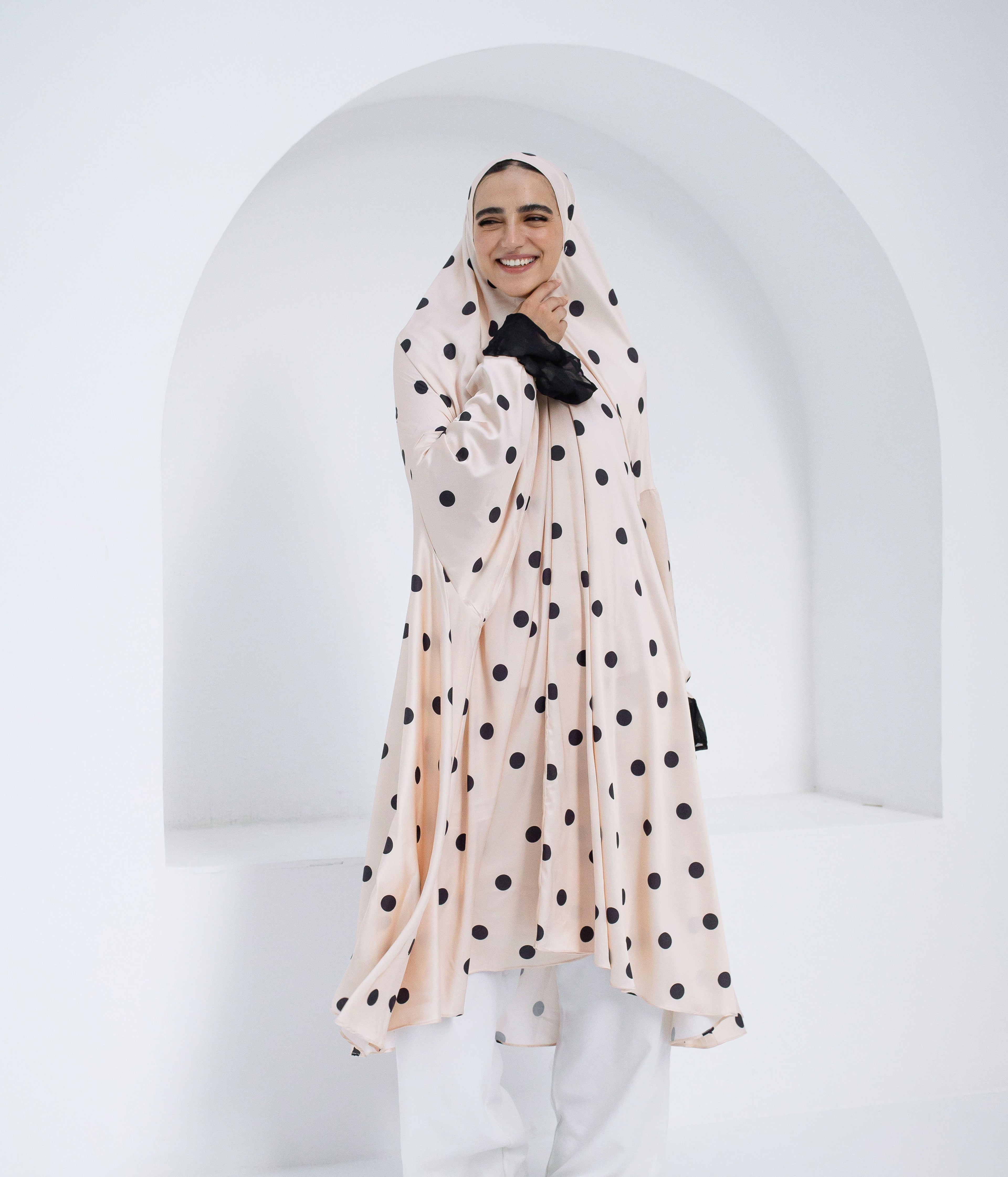 Creamy Polka - Midi Khimar