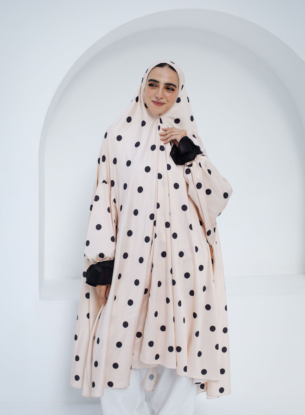 Creamy Polka - Midi Khimar