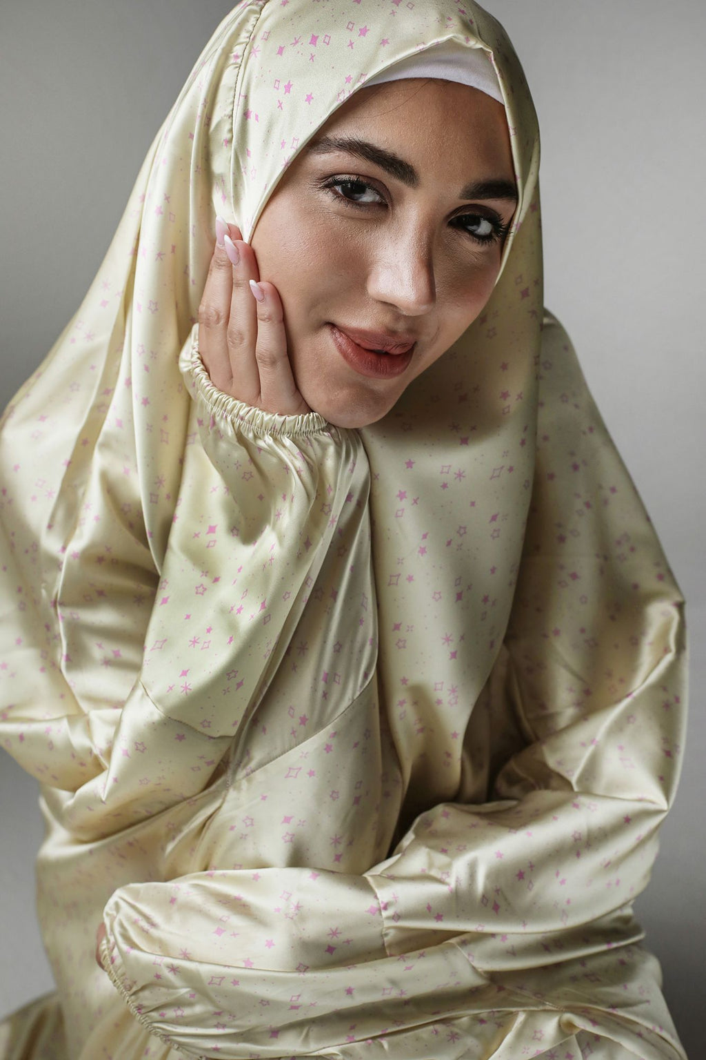 Butter Yellow Glaze - Slip on Khimar